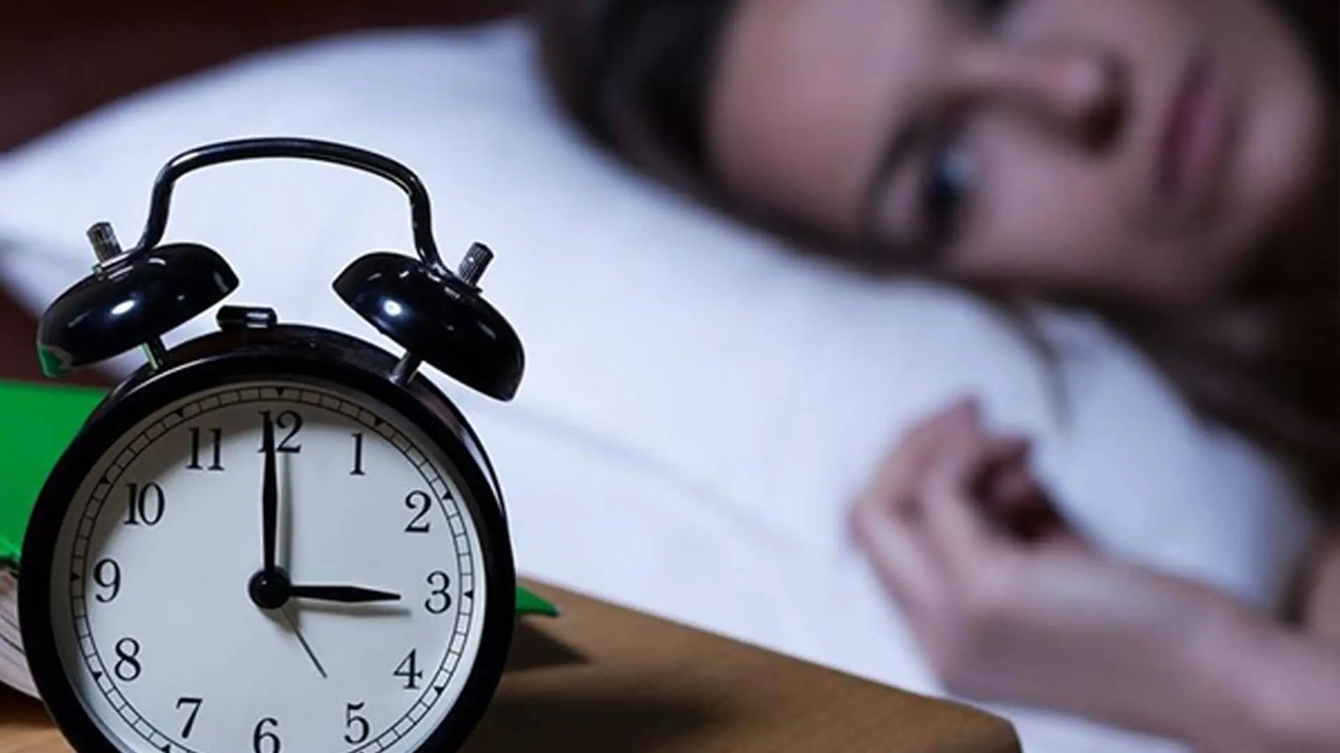 5 Holistic Ways to Beat Insomnia